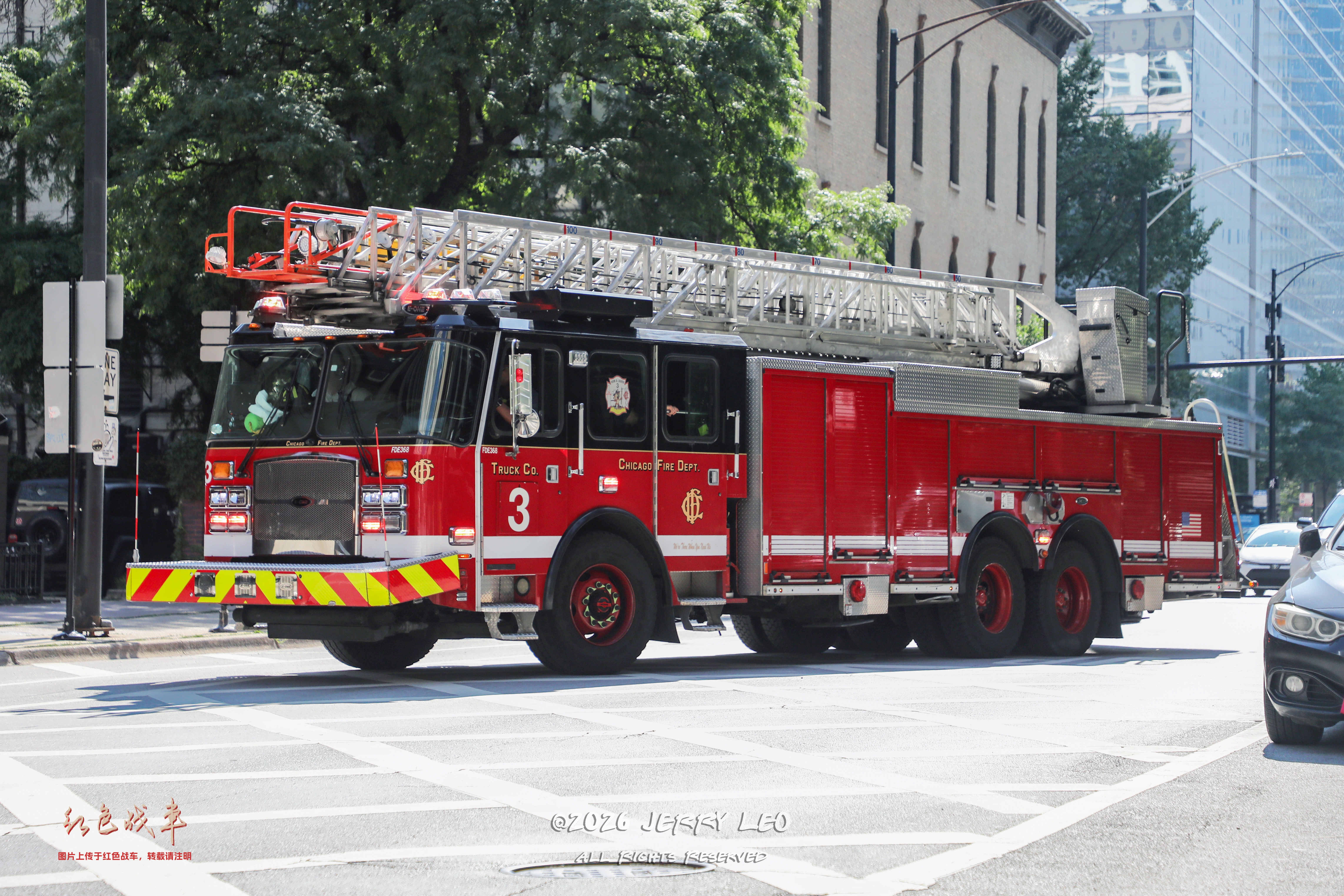 Cyclone HM 100 (-/-/100' rear-mount ladder)