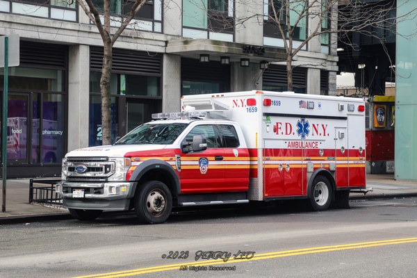 F-550 Super Duty 4×4 / Wheeled Coach Type I Ambulance