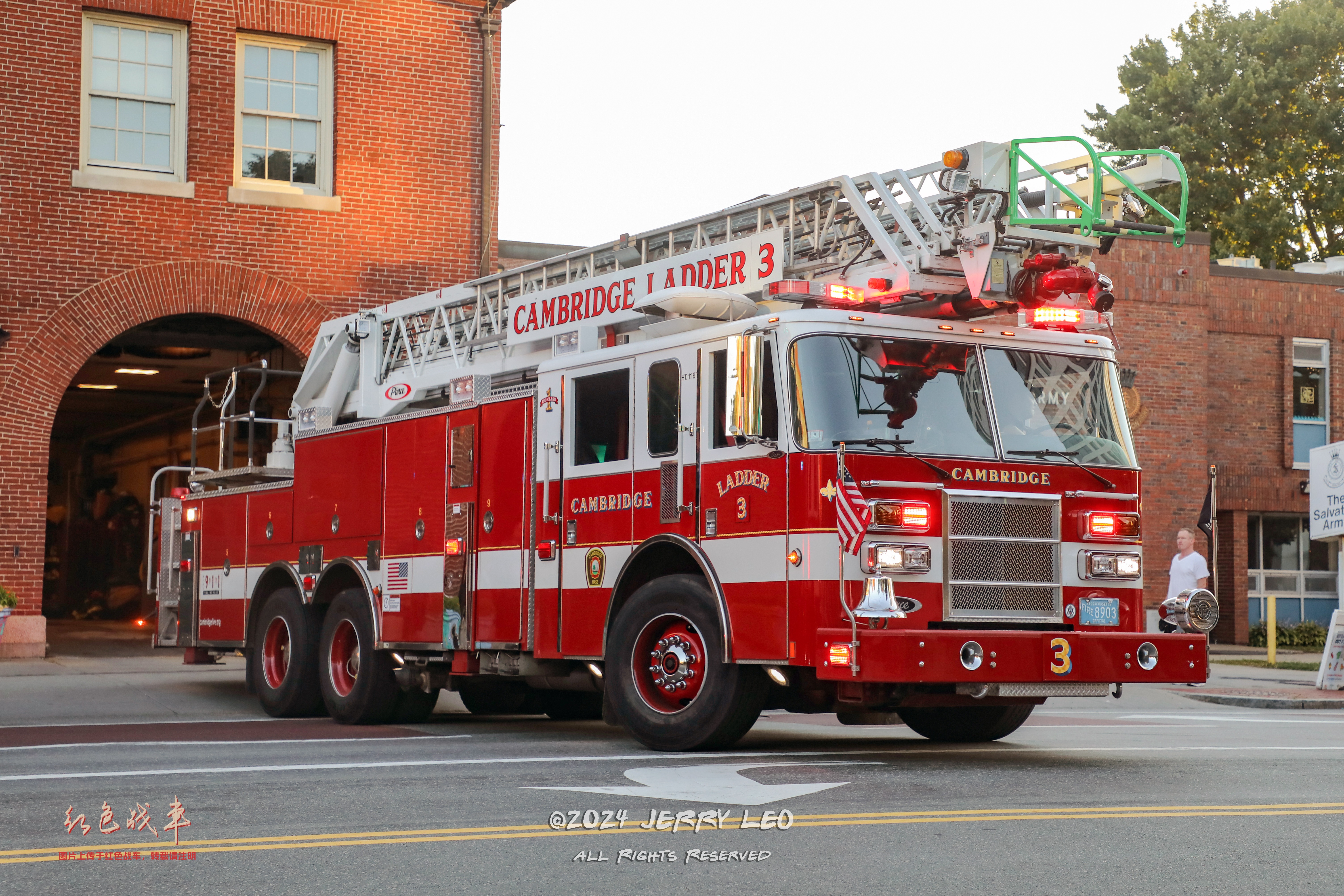 Dash 2000 (-/-/105' rear-mount ladder)