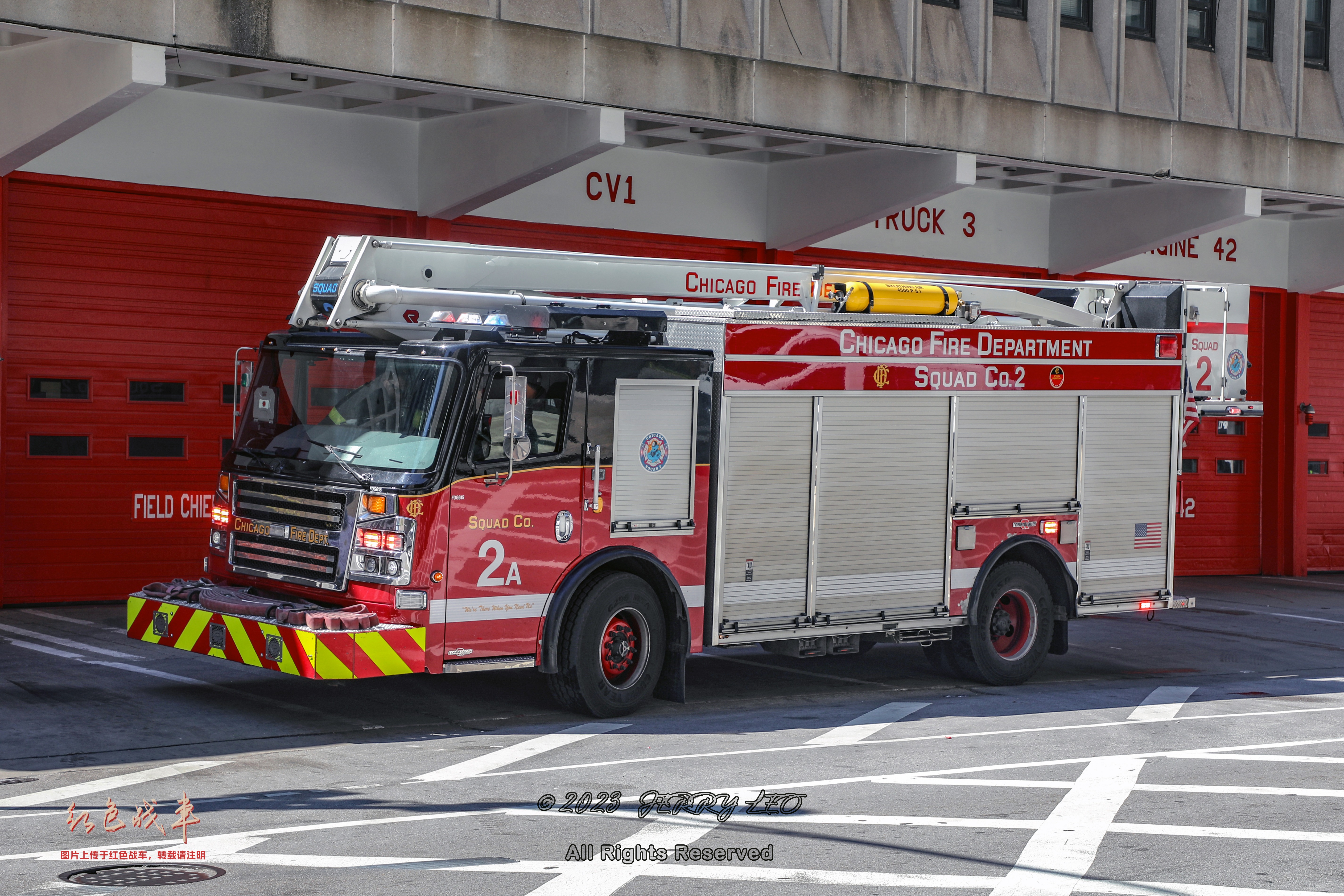Commander 4000 R3300 (55' Cobra articulating platform)