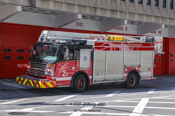 Commander 4000 R3300 (55' Cobra articulating platform)
